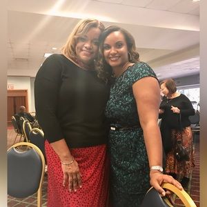 Meet your Poshers, Lisa & Natalie